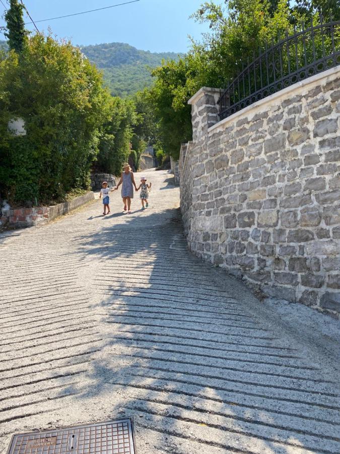 Apartman Irena Tivat Exteriör bild