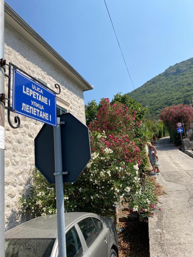 Apartman Irena Tivat Exteriör bild