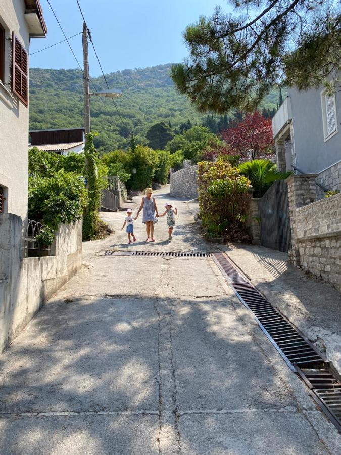 Apartman Irena Tivat Exteriör bild
