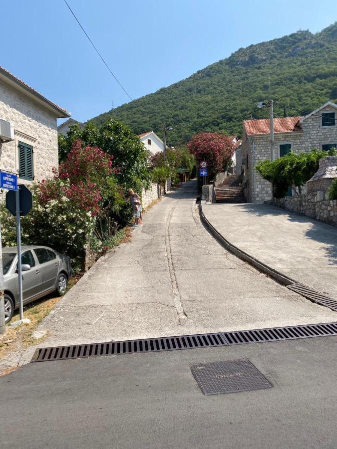 Apartman Irena Tivat Exteriör bild