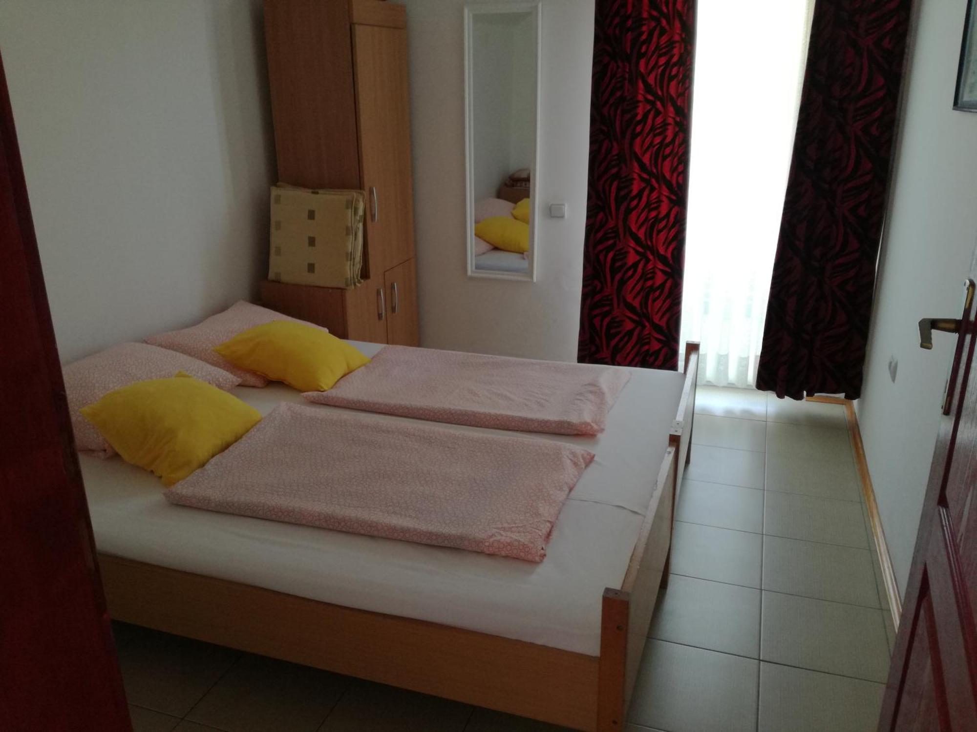 Apartman Irena Tivat Exteriör bild