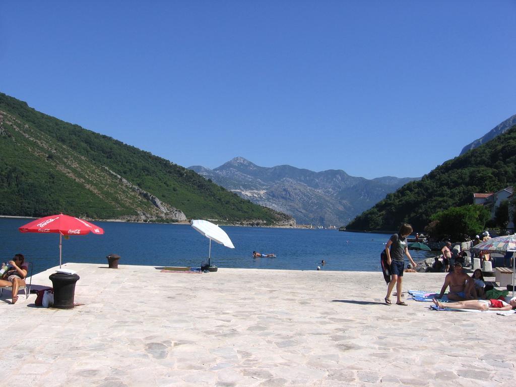 Apartman Irena Tivat Exteriör bild