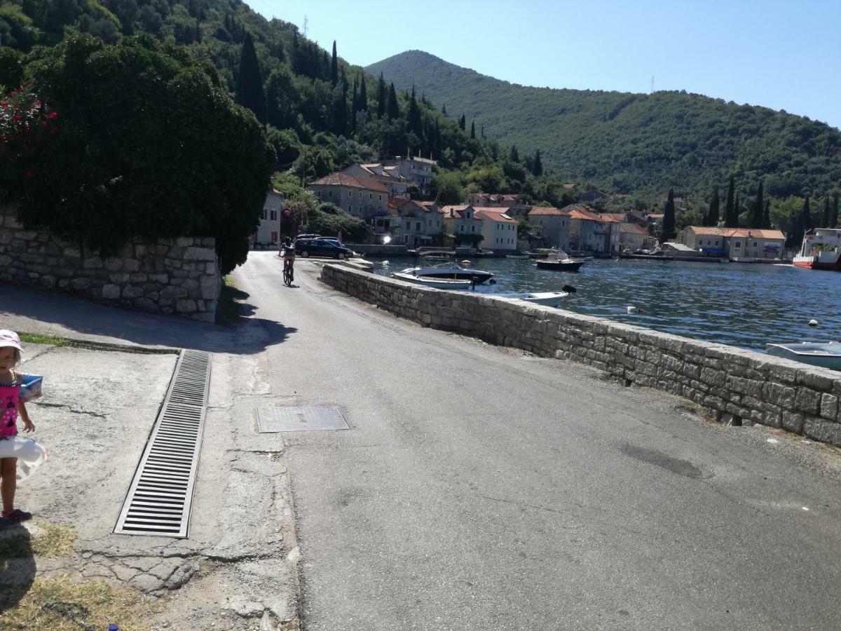 Apartman Irena Tivat Exteriör bild