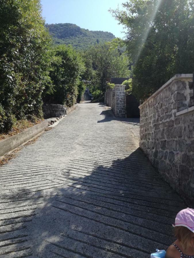 Apartman Irena Tivat Exteriör bild